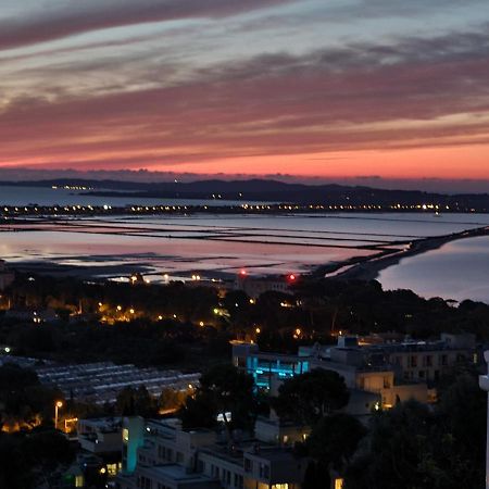 T2 Hyeres 5 Personnes Apartment Bagian luar foto